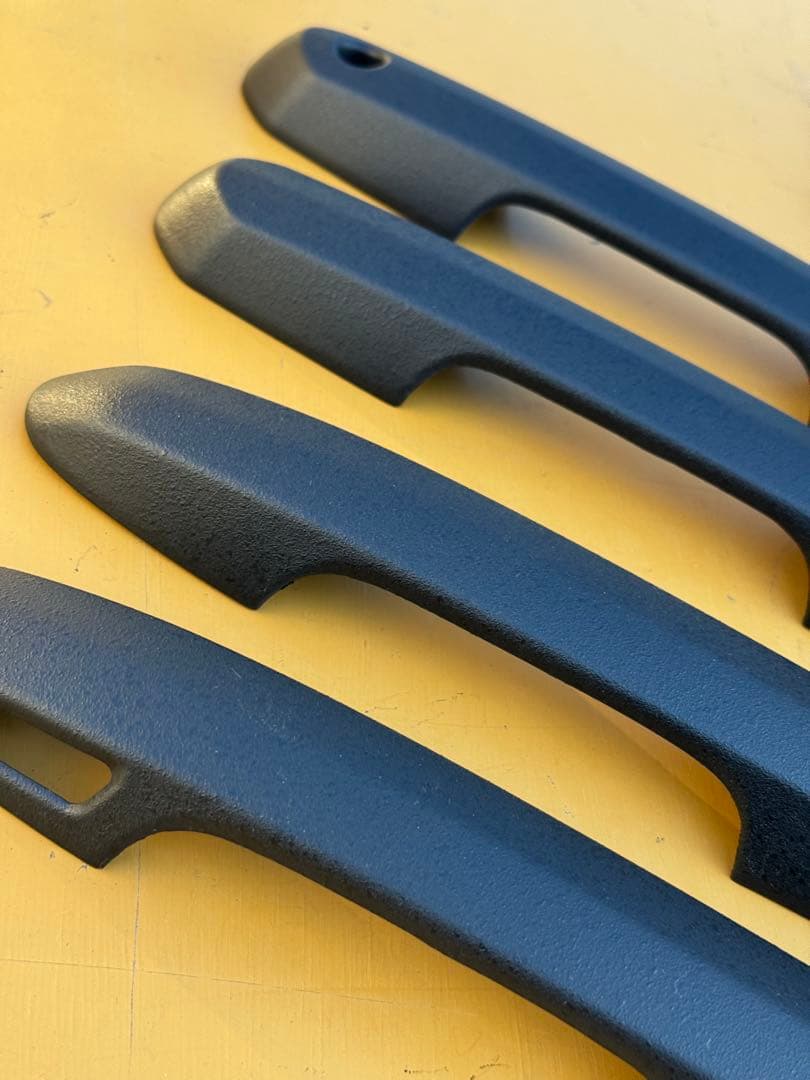 rav4 社外ドアハンドルカバー　ラプターライナー塗装