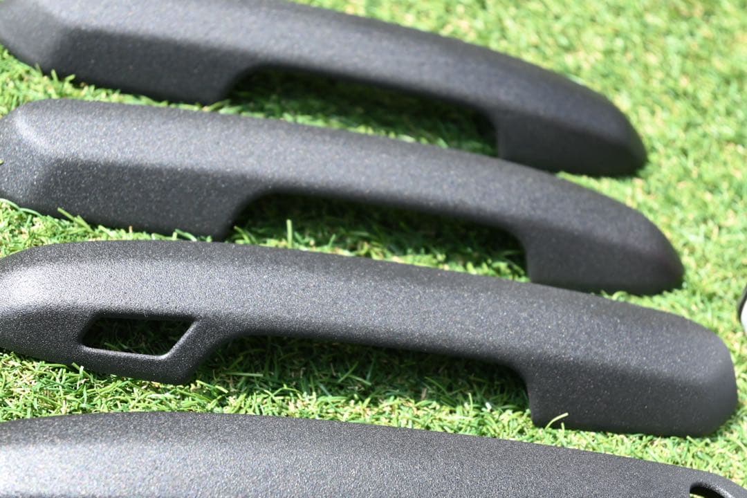 rav4 社外ドアハンドルカバー　ラプターライナー塗装