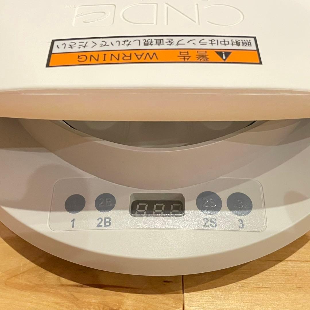 美品‼️CND シェラック LED硬化ランプ ネイルライト