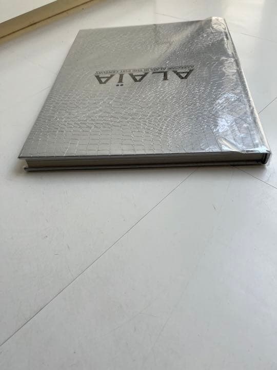 いちご【送料込】 Azzedine Alaia in the 21st