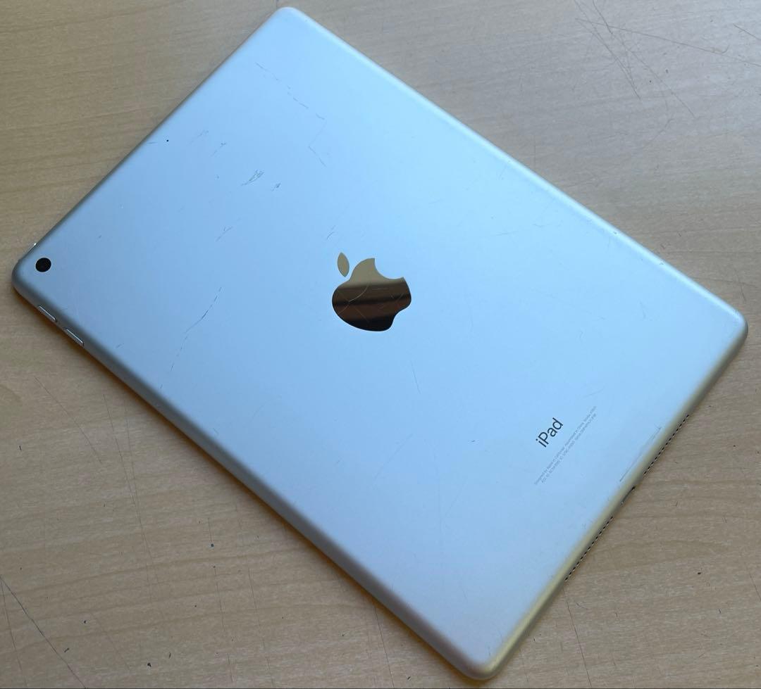 iPad 第6世代　A1893　Wi-Fiモデル　シルバー　32GB #4
