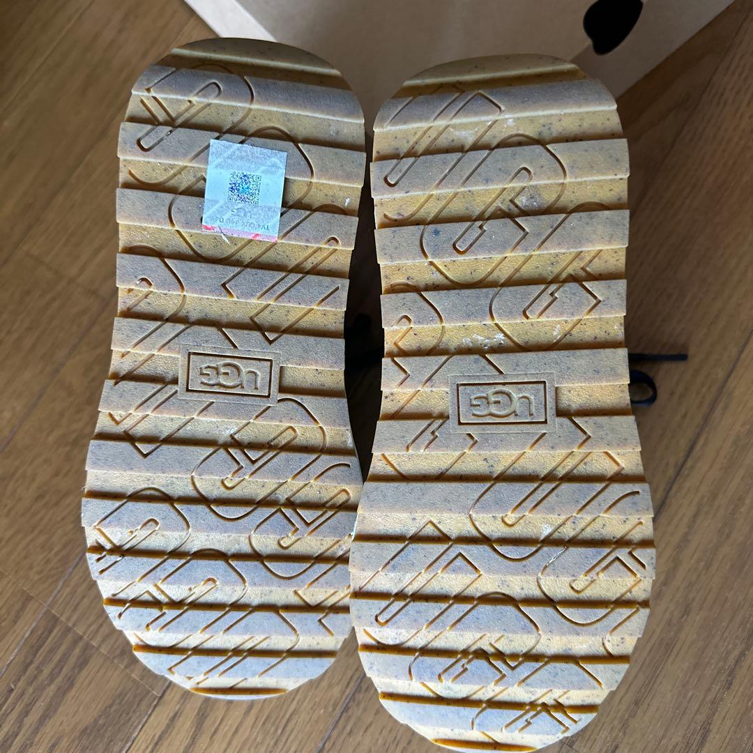 UGG厚底スニーカー　ブラック　22センチ