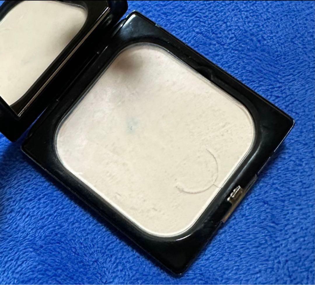 ぐ*ま様 クレドポーボーテ　プードルコンパクトエサンシエルn エレガントスリム