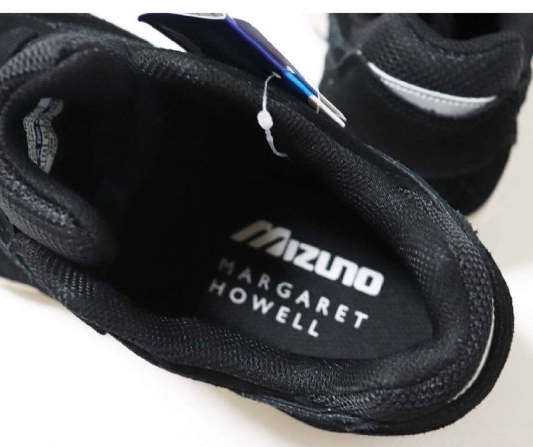 《マーガレットハウエル×ミズノ》未使用 トレーニングシューズ 23.5〜24cm