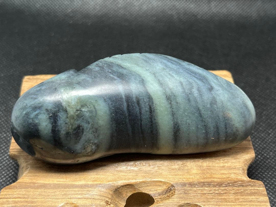 手彫り！和田玉★置物、握り石★証明書付き 中国美術06