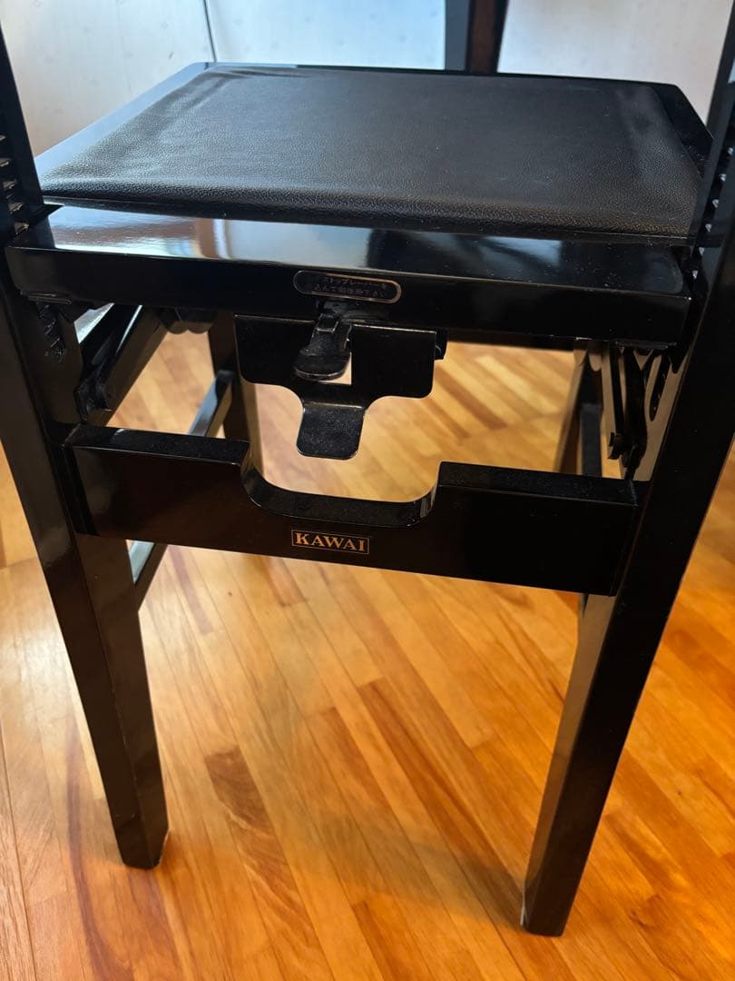 【ピアノ椅子】KAWAI カワイ　トムソン 椅子 背もたれ付き　高さ調整可能