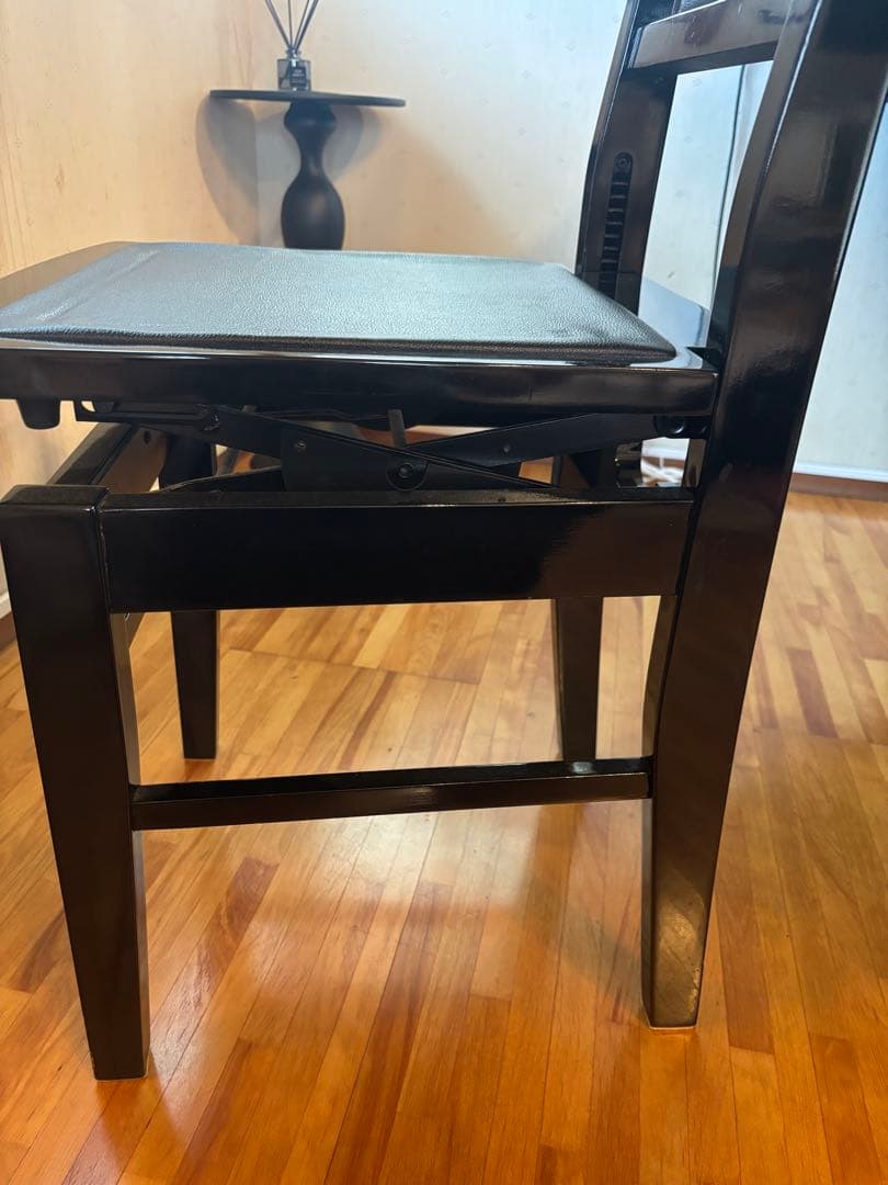 【ピアノ椅子】KAWAI カワイ　トムソン 椅子 背もたれ付き　高さ調整可能
