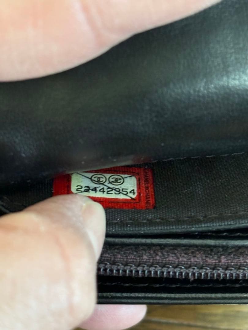 CHANEL ブラック フラワーエンボス 長財布