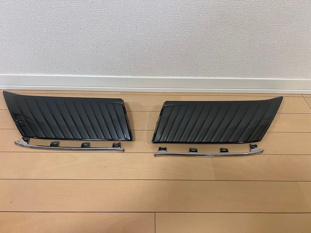 60系　後期　ハリアー フロントグリルガーニッシュ