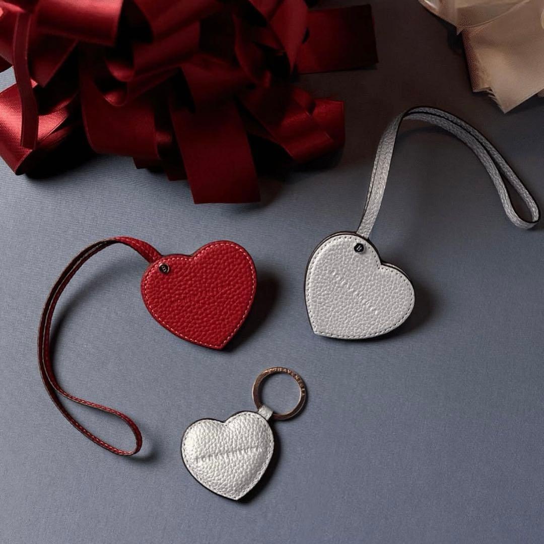 新作【新品未使用BOX付き】ボナベンチュラハート キーホルダー シュリンクレザー