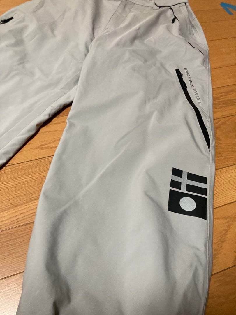 24-25モデル　コラボ上下セットBEYONDMEDALS NOMADIK