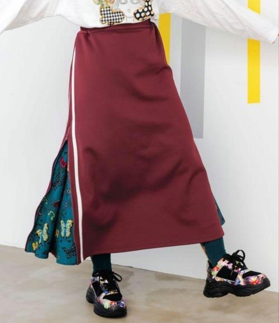 フローラル袖のバーガンディジャージセット