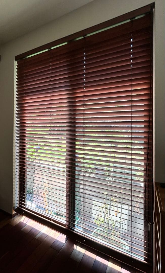 美品 nanik ウッドブラインド　マホガニー色　木製