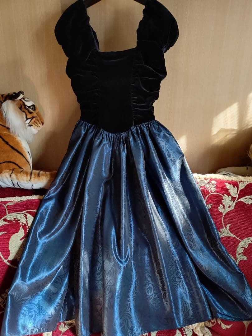美品 ローラアシュレイ エレガントな上部ベルベット、ダークブルーパーティードレス