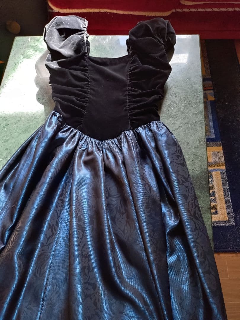 美品 ローラアシュレイ エレガントな上部ベルベット、ダークブルーパーティードレス