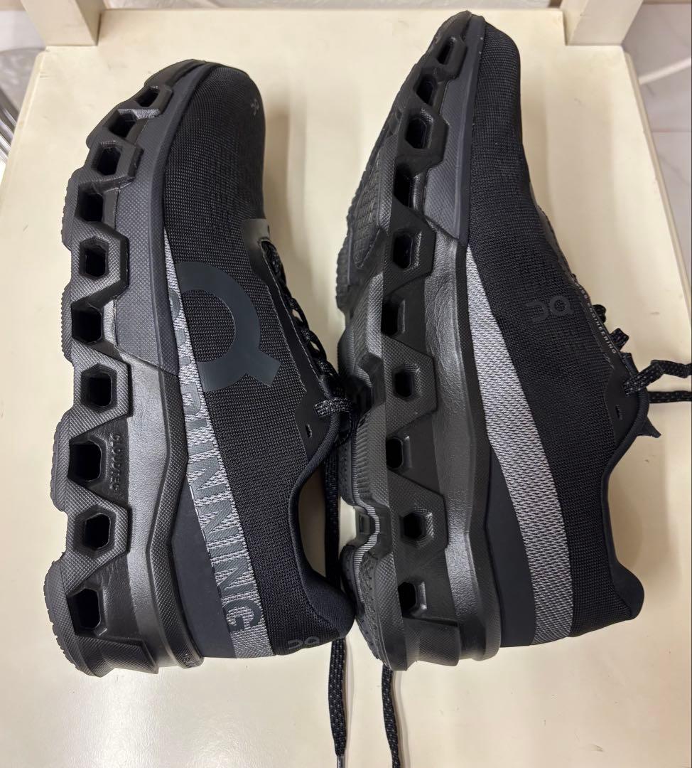 ON RUNNING Cloudmonster ／25.5㌢