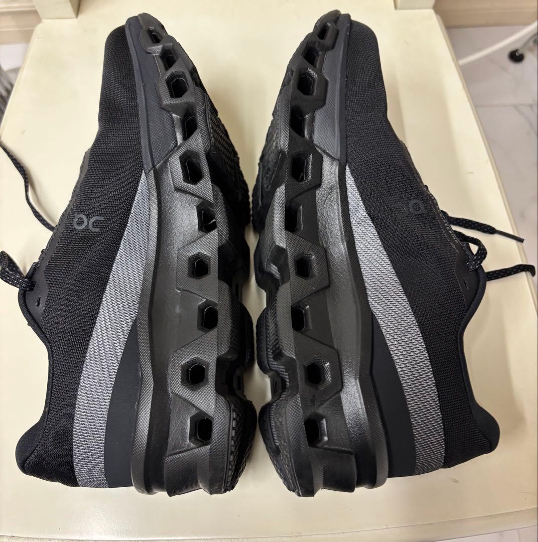 ON RUNNING Cloudmonster ／25.5㌢