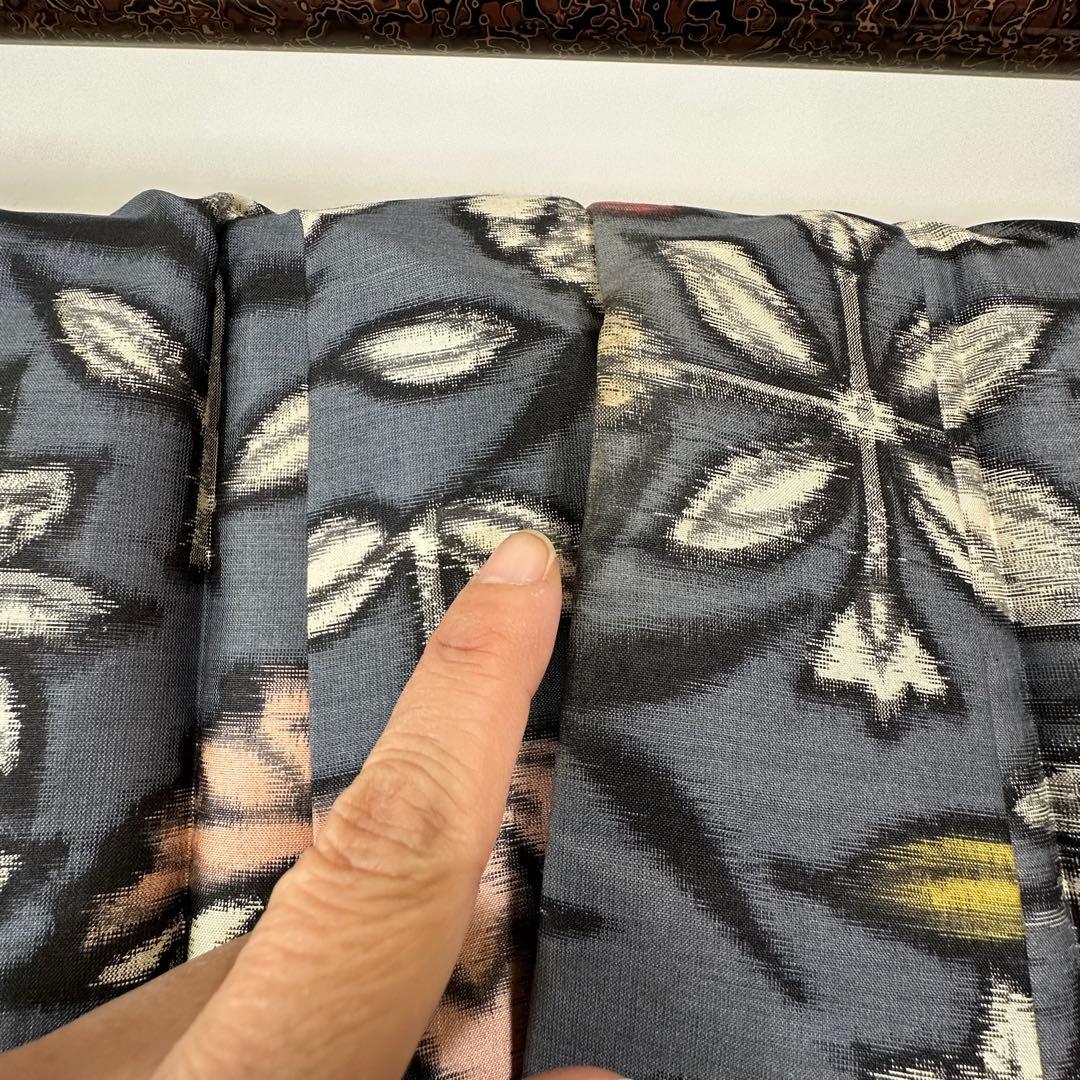 しつけ付　正絹　袷　着物　和装　銘仙　グレー　花柄 レトロ 153 アンティーク