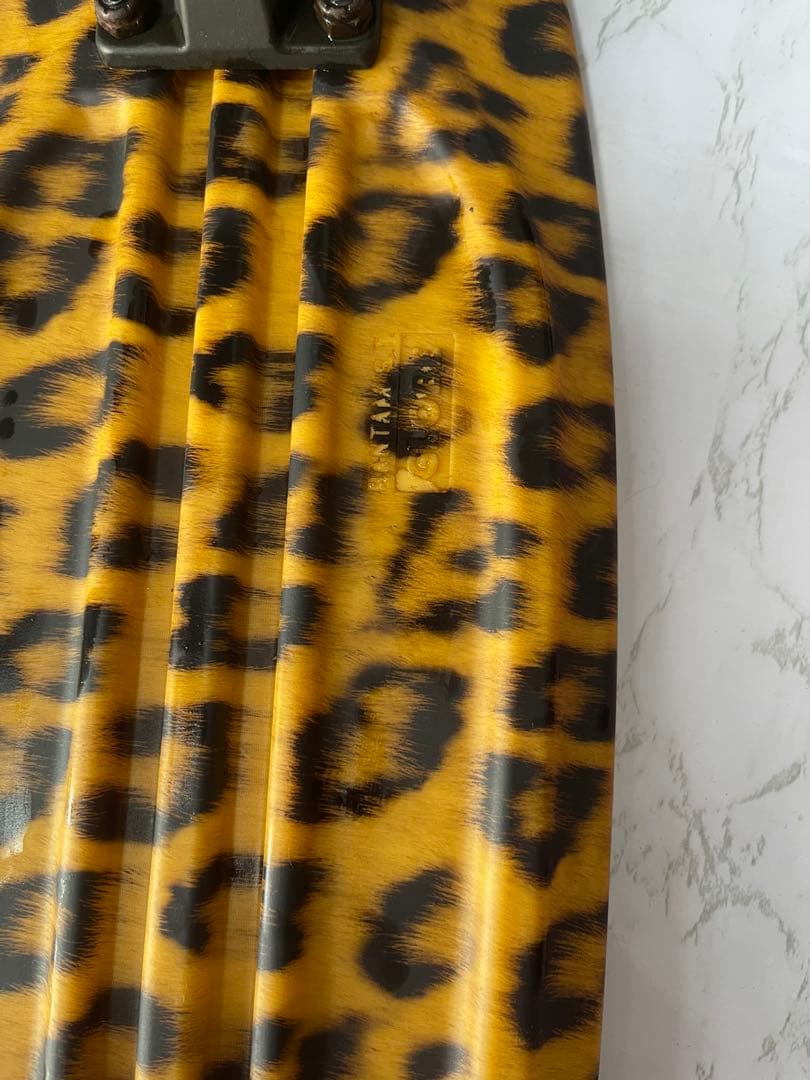 美品ミニクルーザー　スケボー　レオパード柄　GLOBE