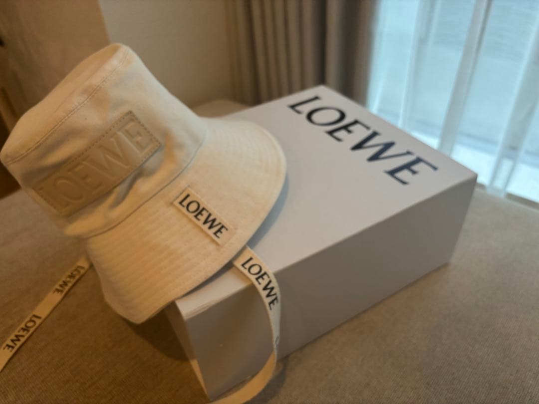 LOEWE ホワイト バケットハット 57