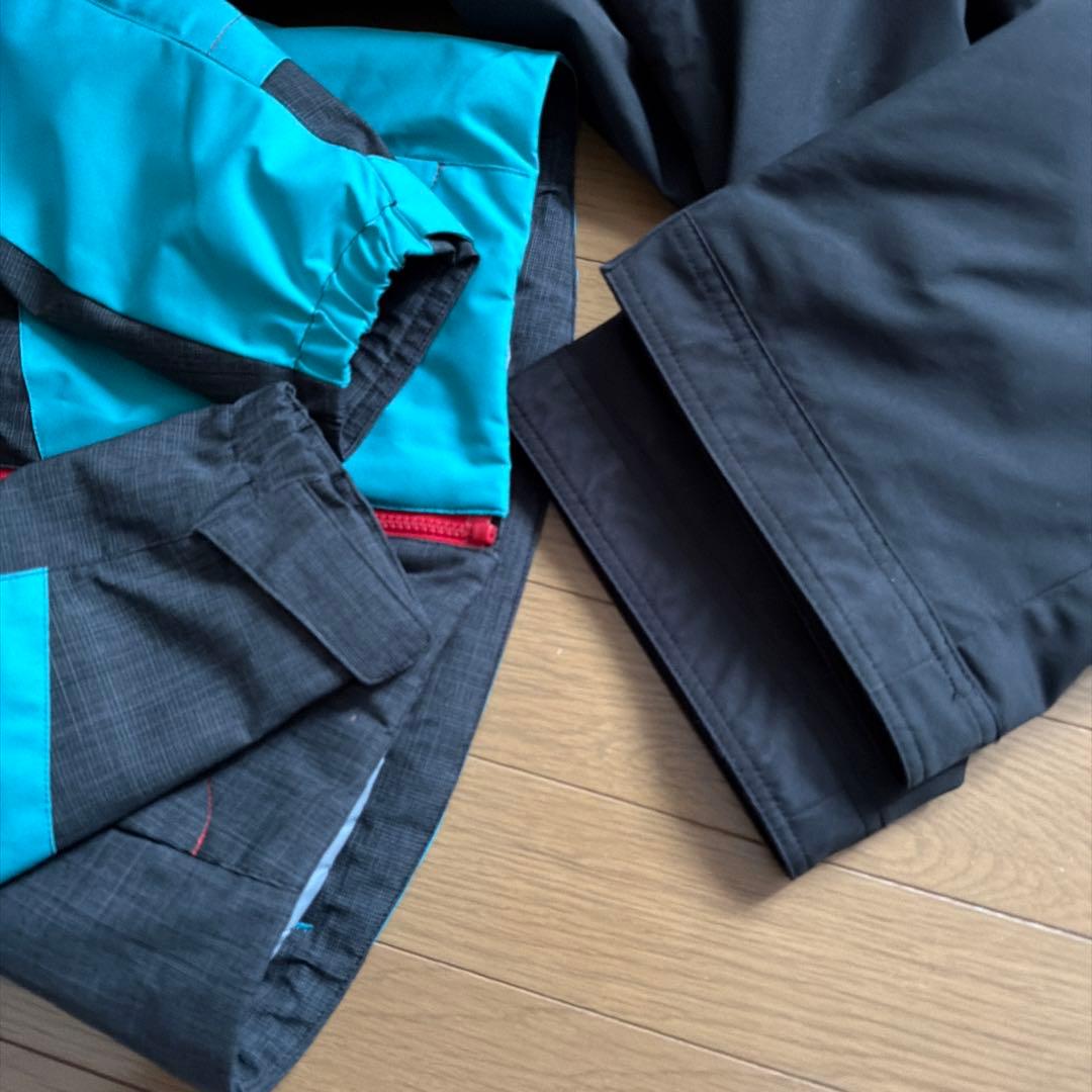 ☆nicona☆プロフ読んでください☆様☆ デサント　スキーウェア 140㎝