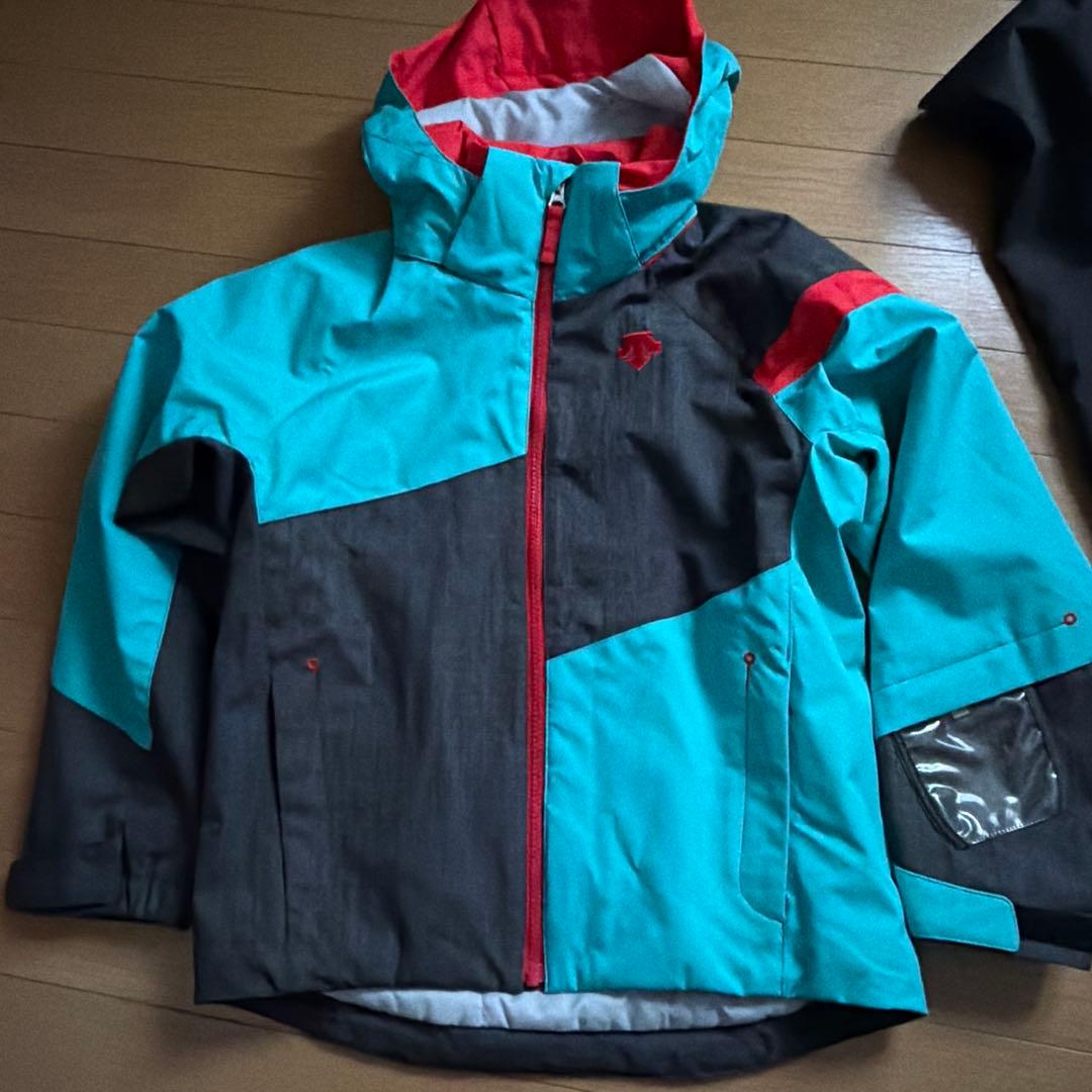 ☆nicona☆プロフ読んでください☆様☆ デサント　スキーウェア 140㎝