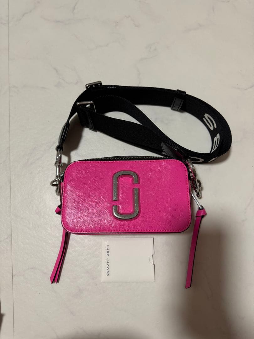 MARC JACOBS スナップショット　濃いピンク