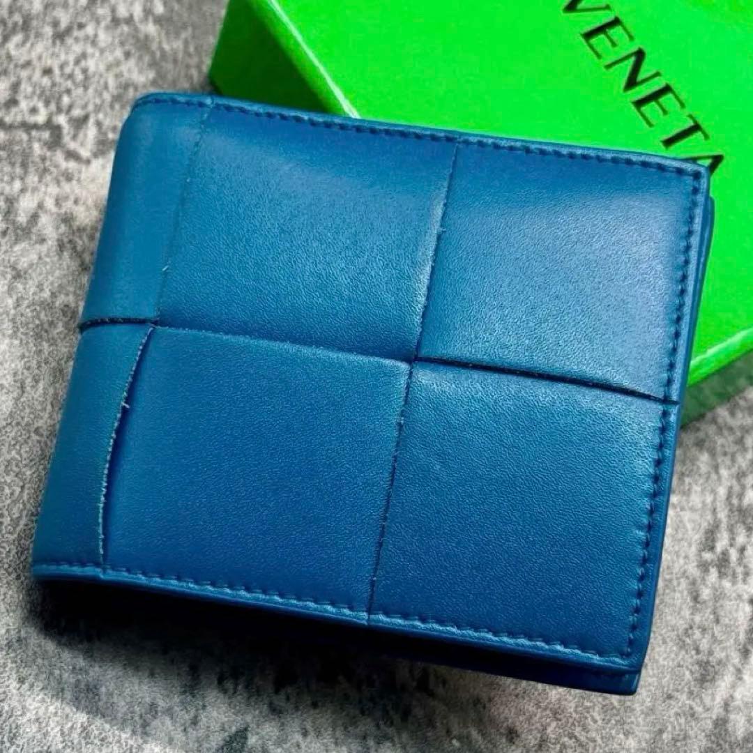 現行 未使用級✨ボッテガヴェネタ カセット マキシイントレ 二つ折り財布 ブルー