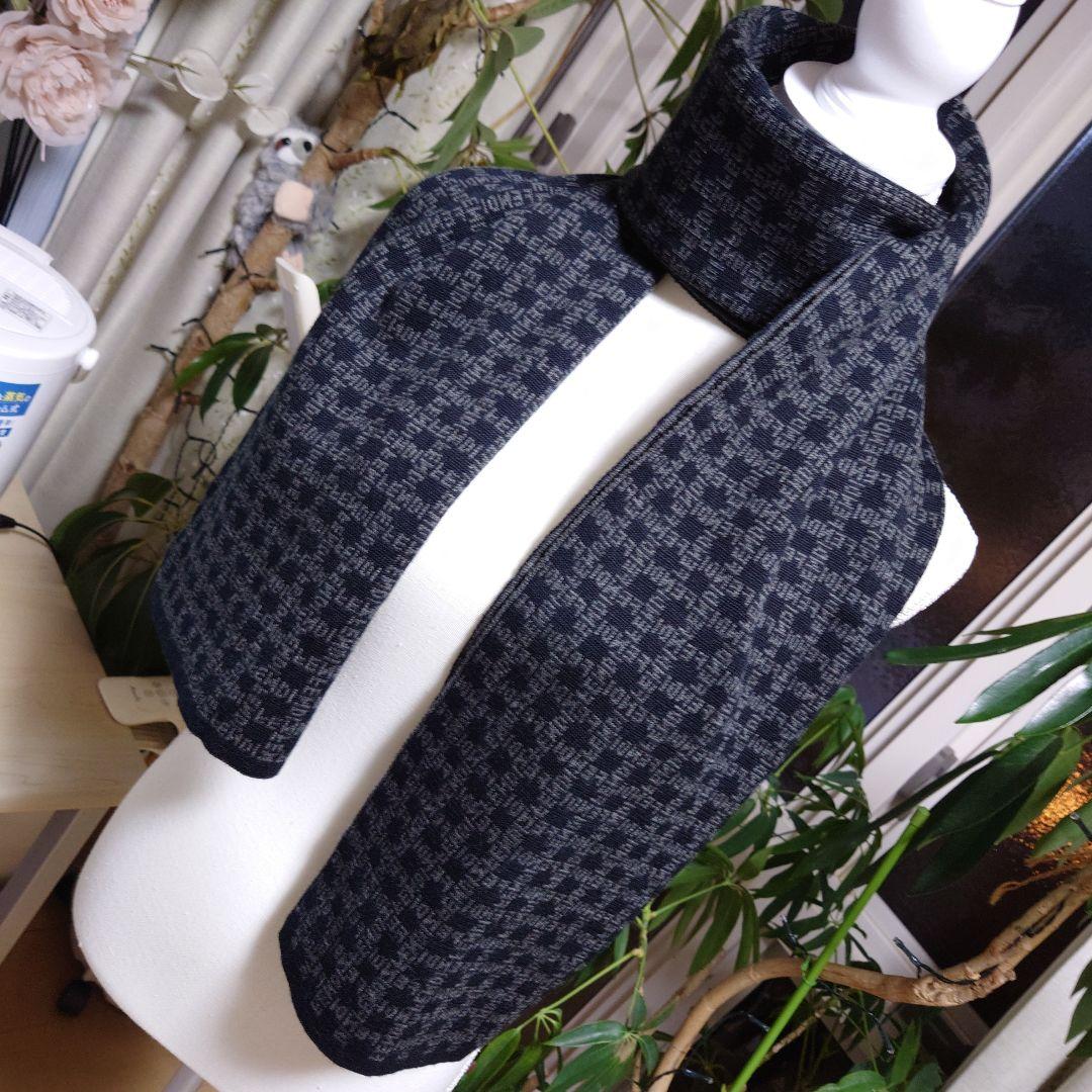 ほぼ新品FENDIロゴ大判マフラー正規品ブラック×グレー男女兼用フェンディ