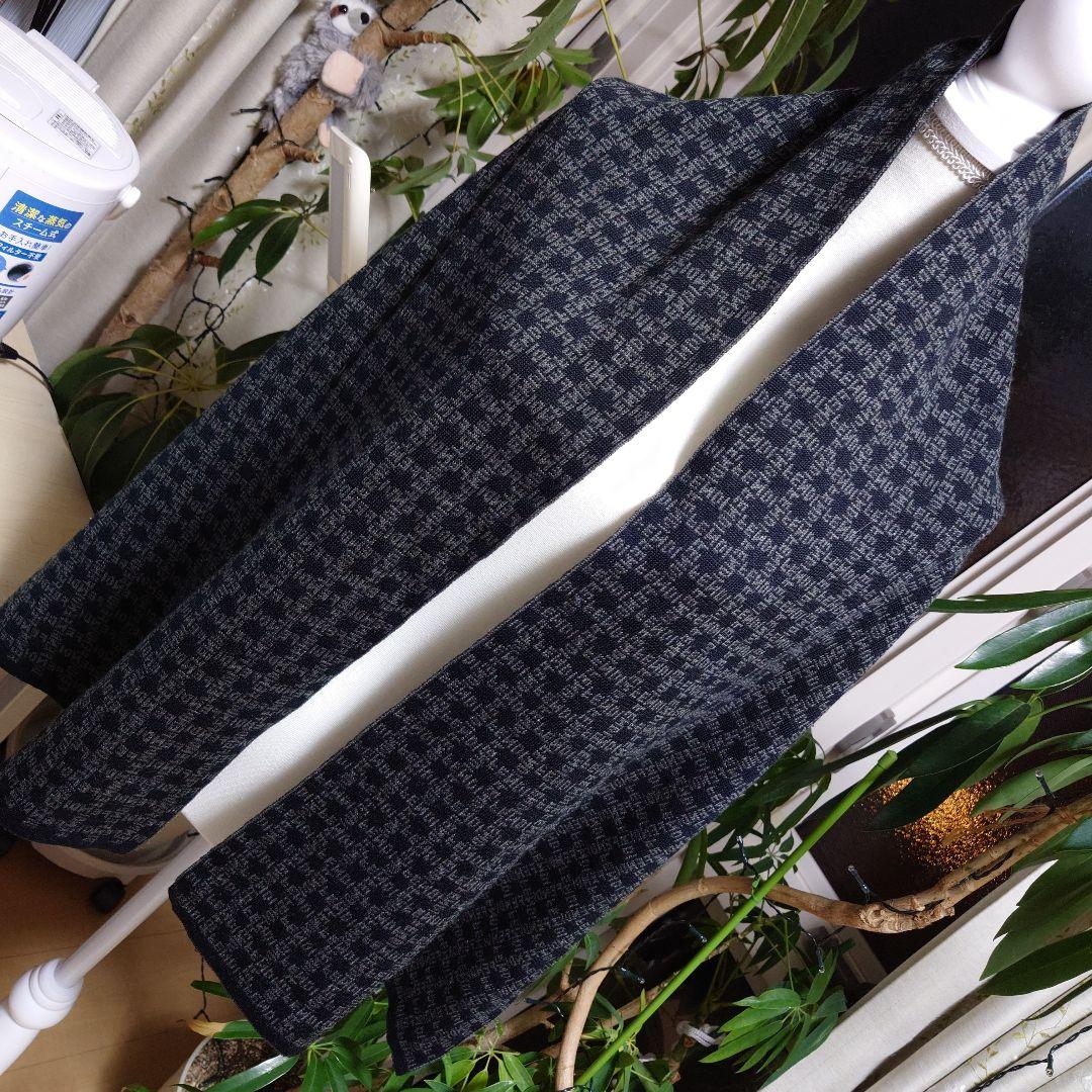 ほぼ新品FENDIロゴ大判マフラー正規品ブラック×グレー男女兼用フェンディ