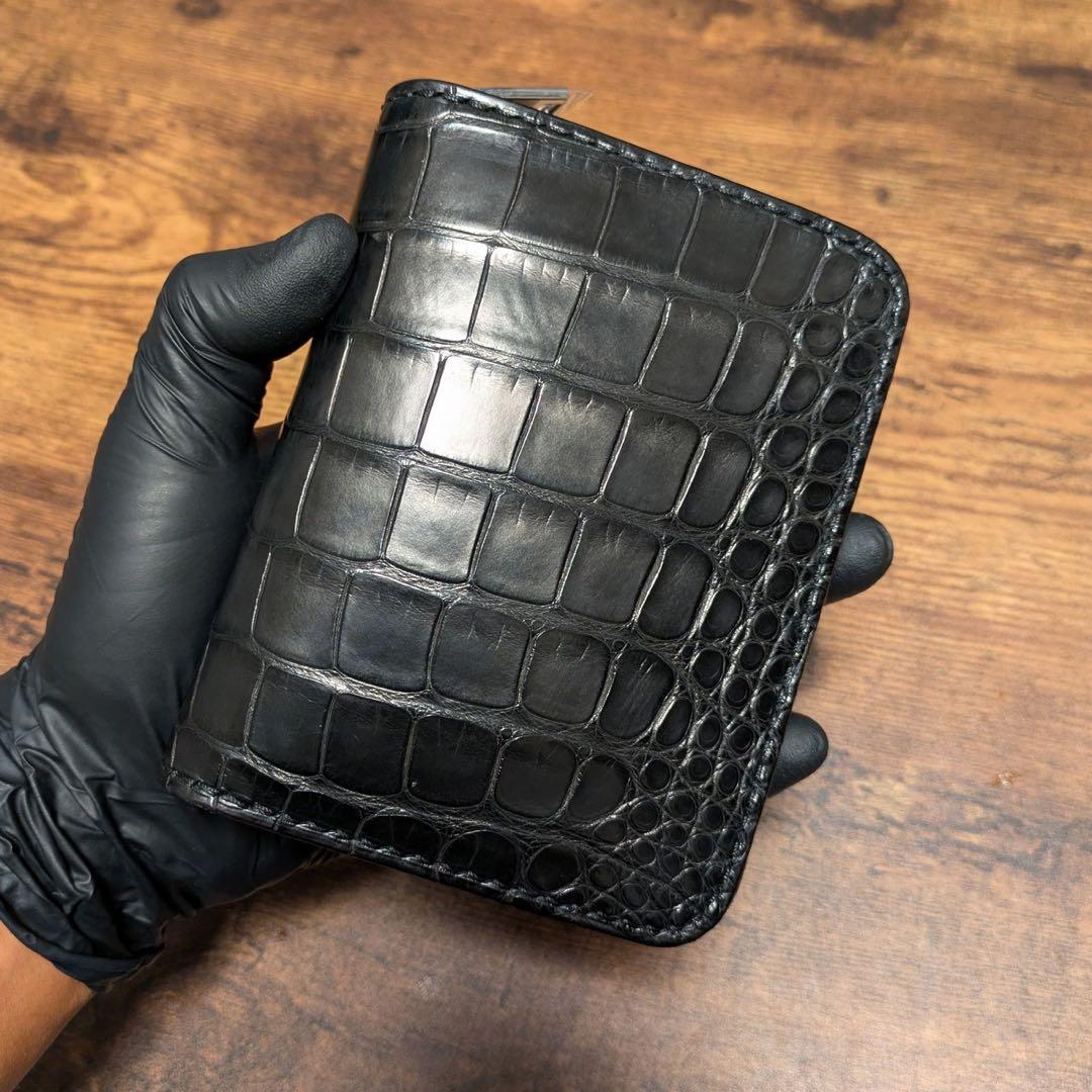 アリゲーター“ディープブラック”ジッパーミドル〜 no9ray