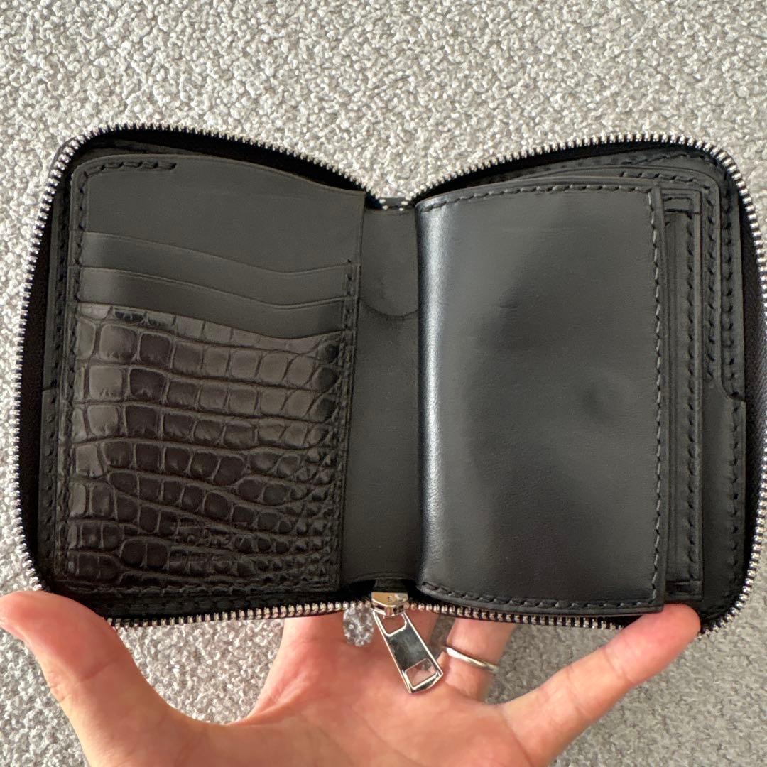アリゲーター“ディープブラック”ジッパーミドル〜 no9ray