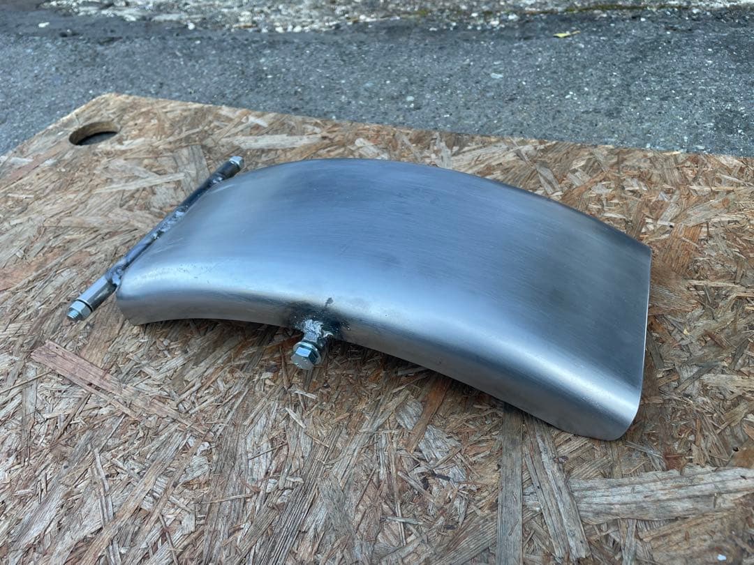 sr400 ボルトオン　フラットフェンダー　ボバーカフェレーサーリアフェンダー