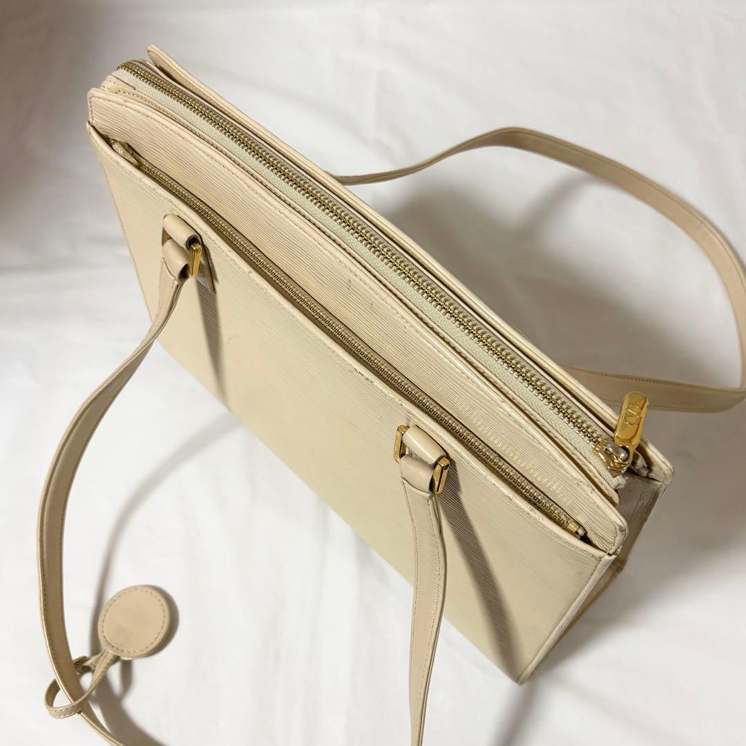 ヴァレンティノガラヴァーニ・エピレザー トートバッグ肩掛け A4可 保存袋付き