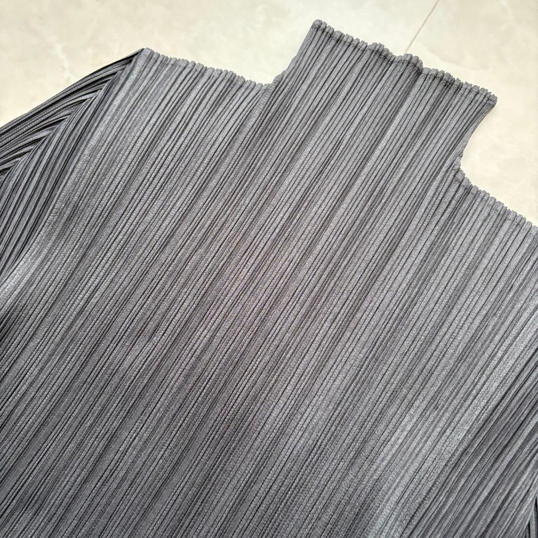 美品✨ プリーツプリーズ ハイネック長袖トップス チャコール 3 体型カバー