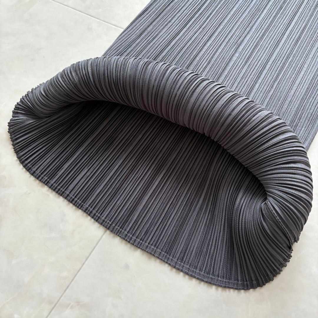 美品✨ プリーツプリーズ ハイネック長袖トップス チャコール 3 体型カバー