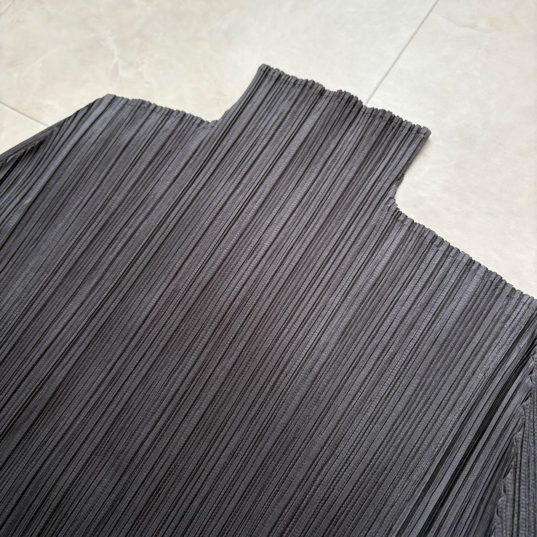 美品✨ プリーツプリーズ ハイネック長袖トップス チャコール 3 体型カバー