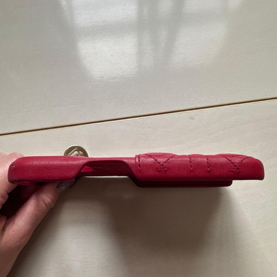 LADY DIOR iPhone15pro ケース ハート キルティング　破損有