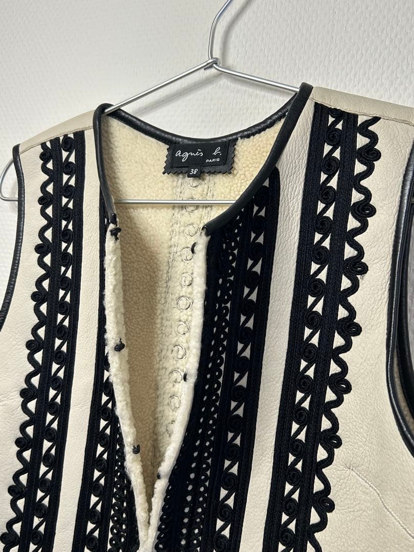 8787　agnes b. ムートンアイボリー ブラック ベスト 38
