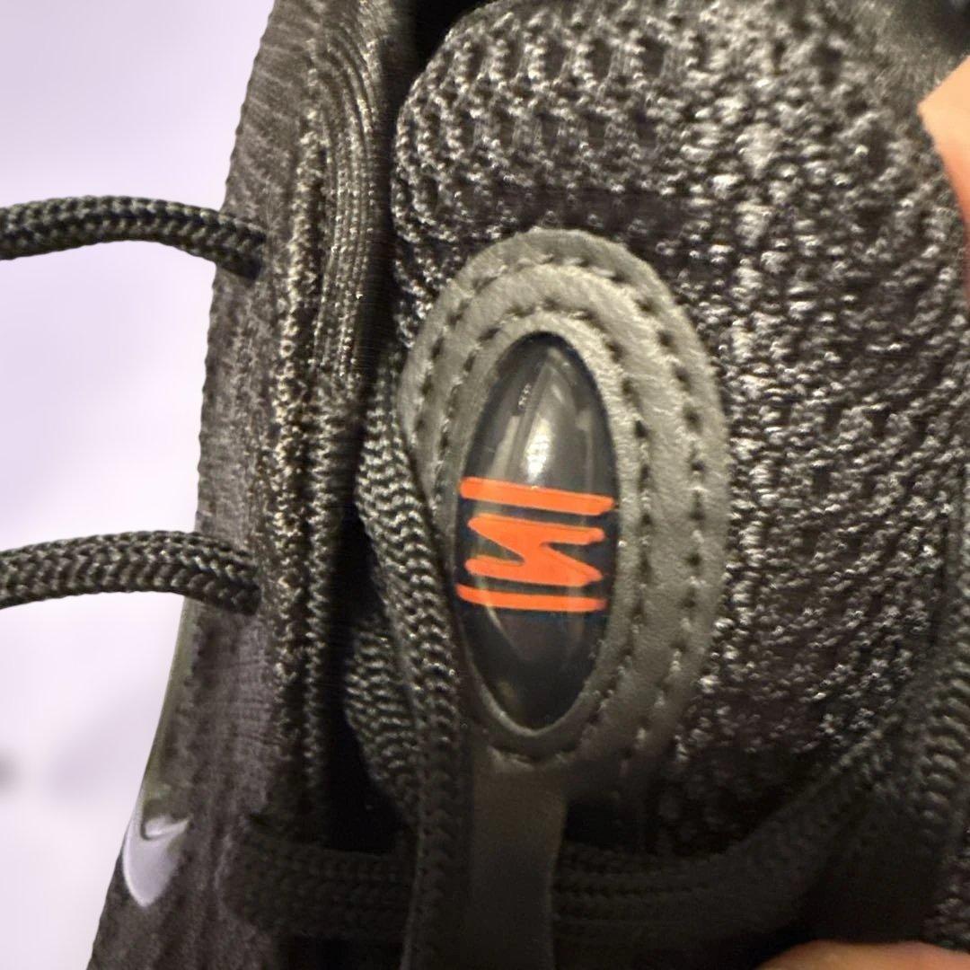 NIKE SHOX Z /ナイキウィメンズスニーカー ブラック/レッド