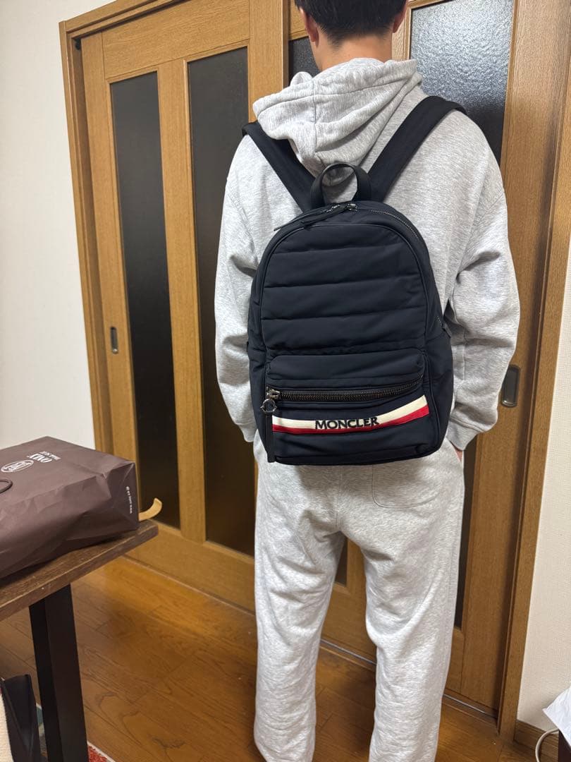 ✴*︎様 美品MONCLERブラックリュック・オークションは1/17（土）で終了