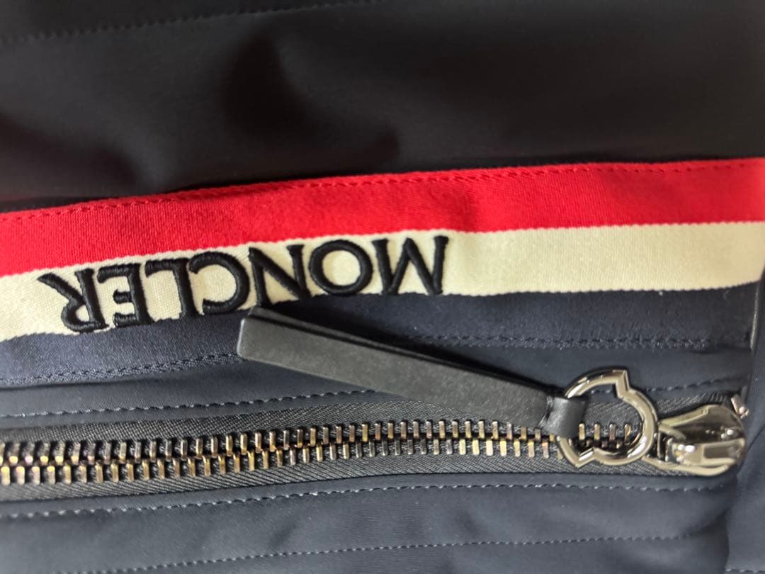 ✴*︎様 美品MONCLERブラックリュック・オークションは1/17（土）で終了