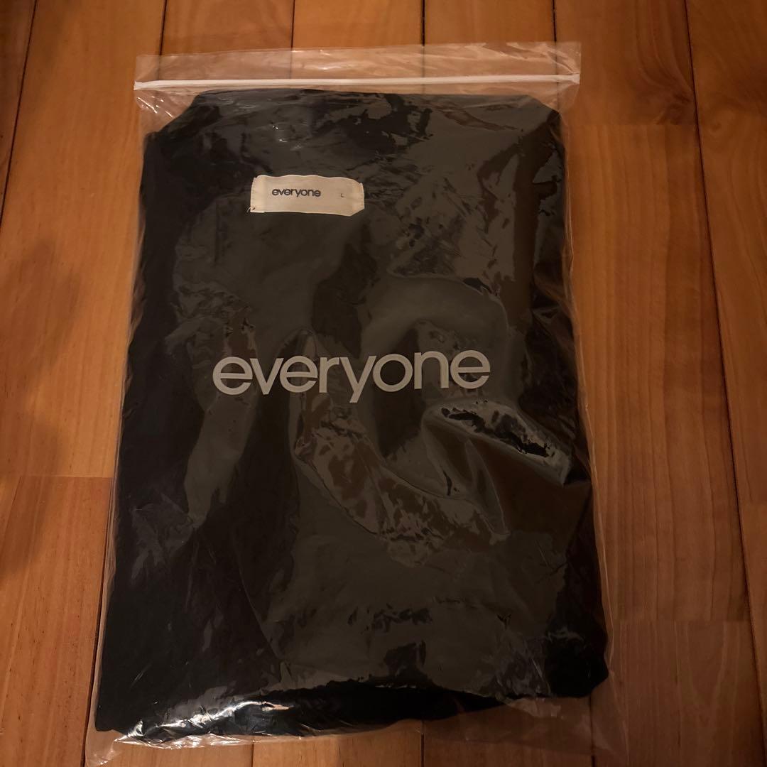 everyone ロンT ぼかしロゴ