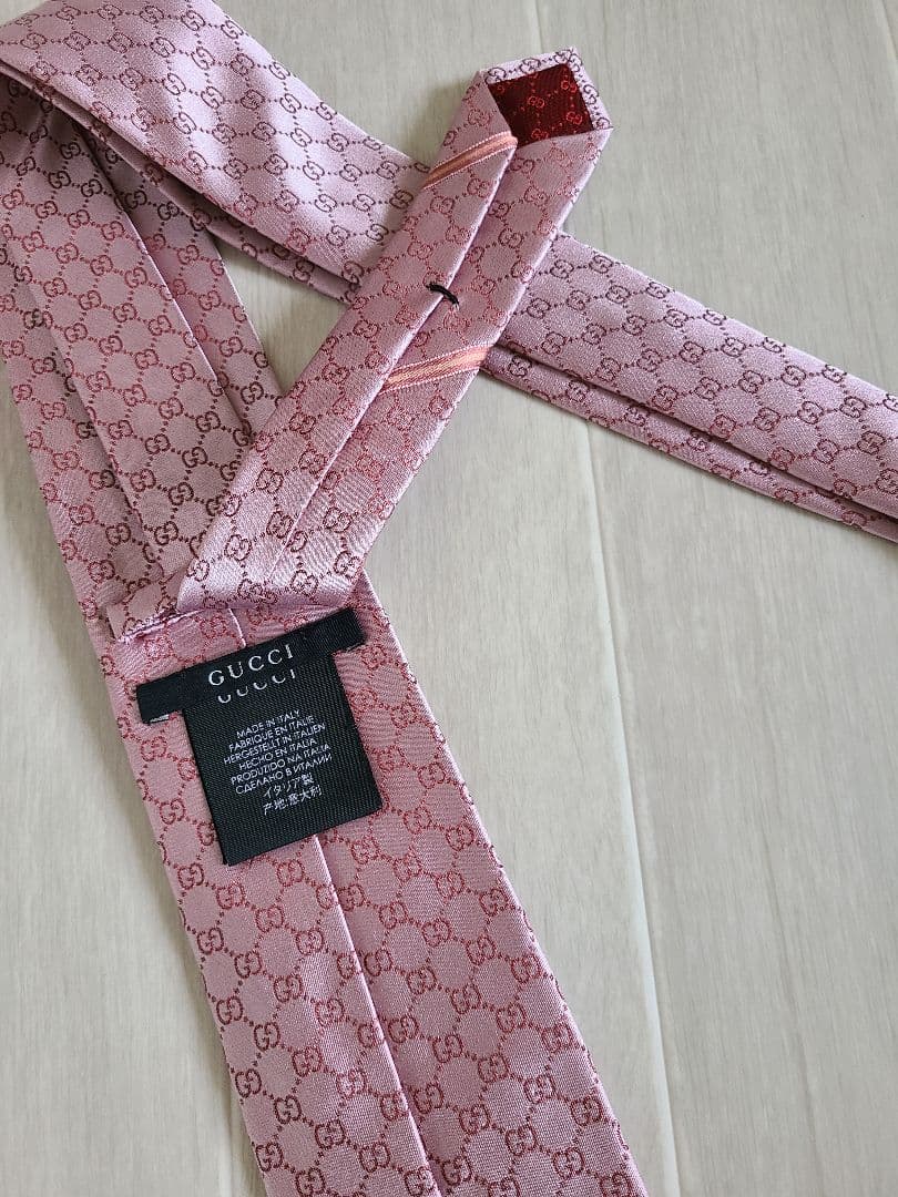 GUCCI　グッチ GGロゴ シルクネクタイ　ピンク