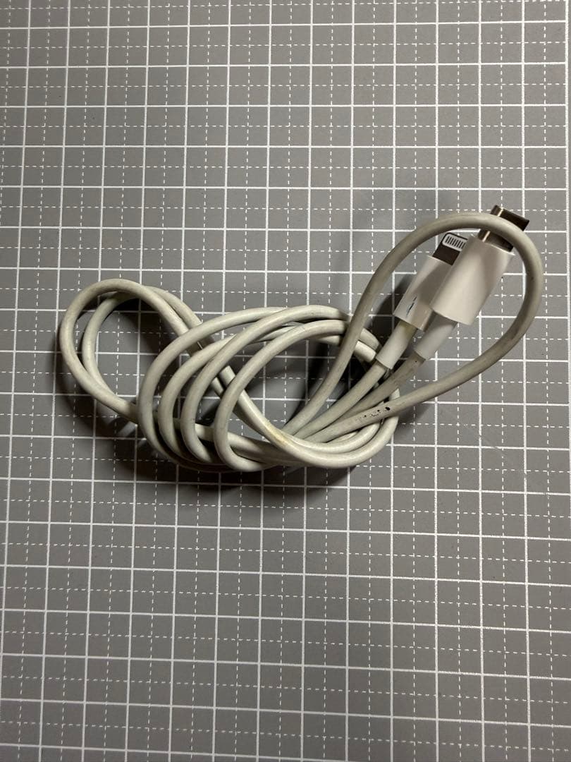 iphone12 本体(充電コード付き)