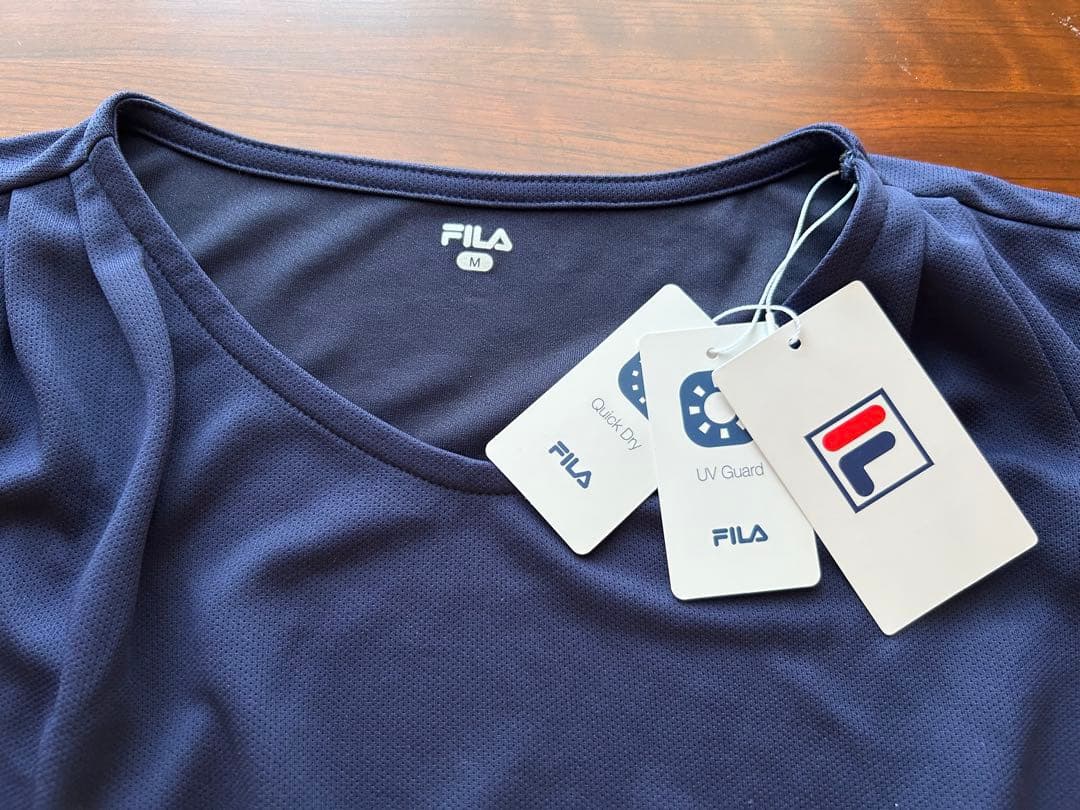 フィラ　テニスウェア　紺色トップス　Mサイズ　新品