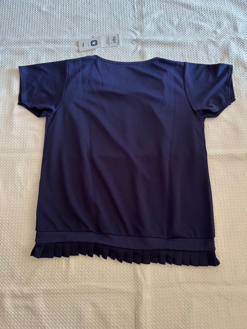 フィラ　テニスウェア　紺色トップス　Mサイズ　新品