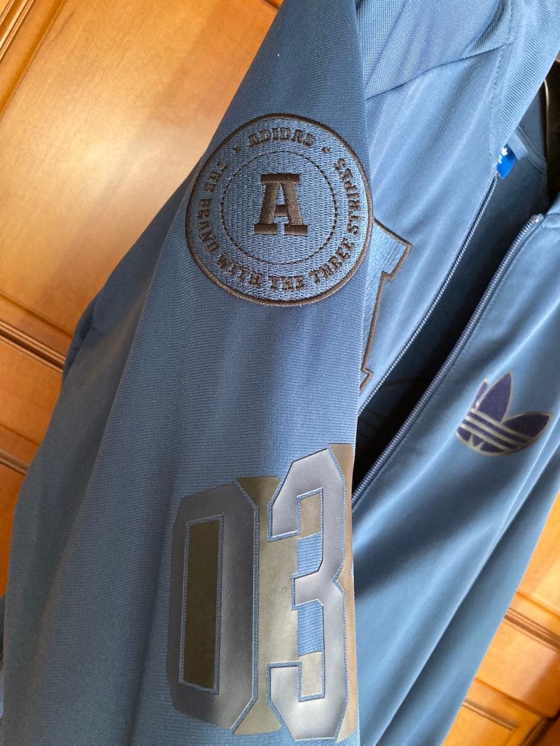 adidasアディダスレディーススポーツ、スタジャン、ジャンパー