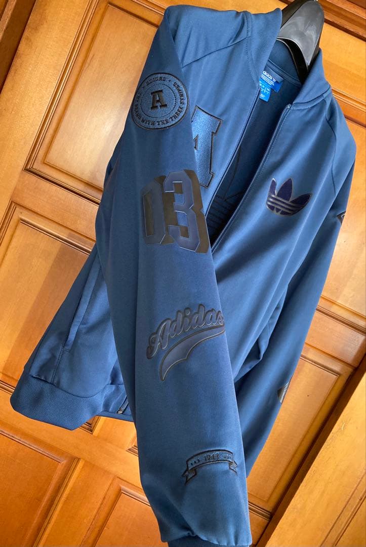 adidasアディダスレディーススポーツ、スタジャン、ジャンパー