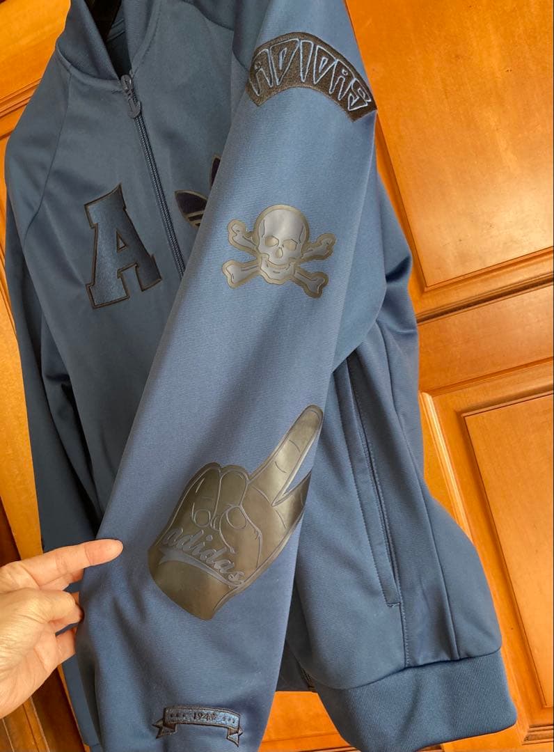 adidasアディダスレディーススポーツ、スタジャン、ジャンパー